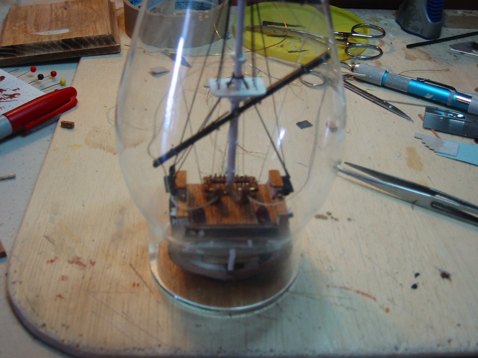 FrigateUnderGlass/Mounting2.JPG