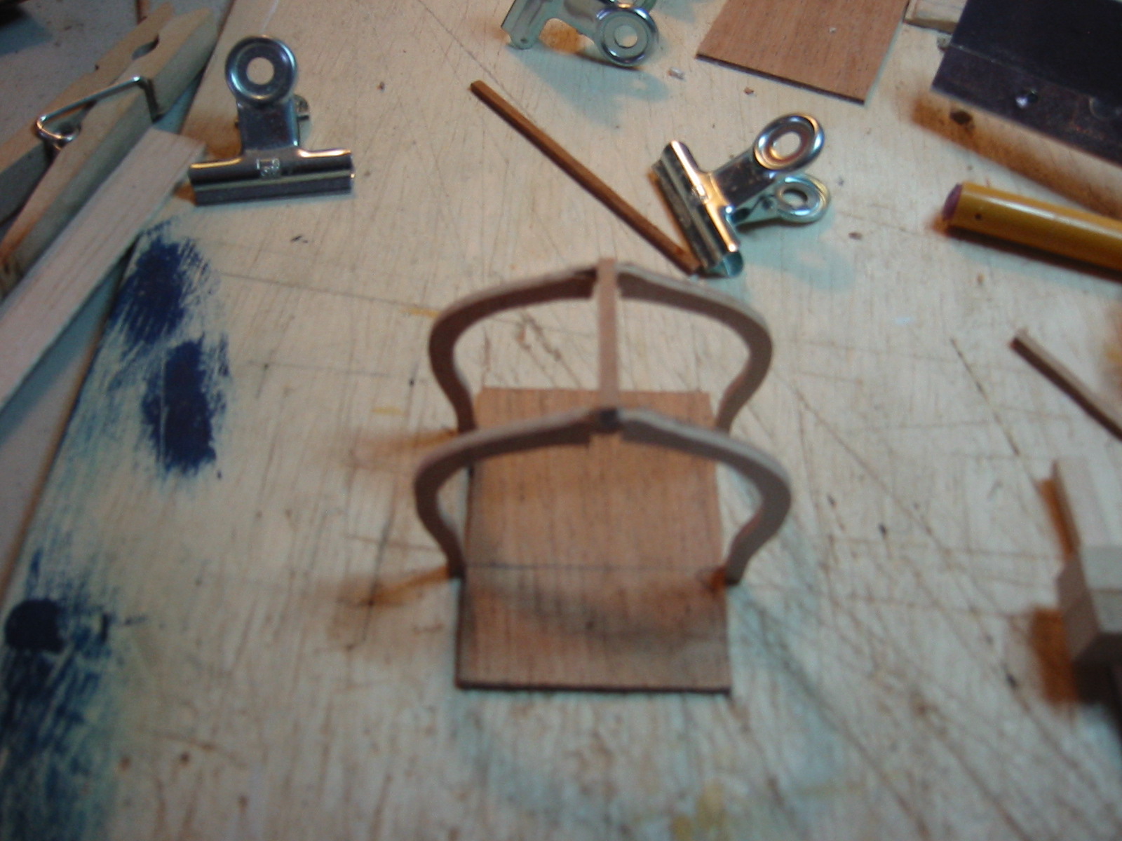 FrigateUnderGlass/RibBuild4.JPG