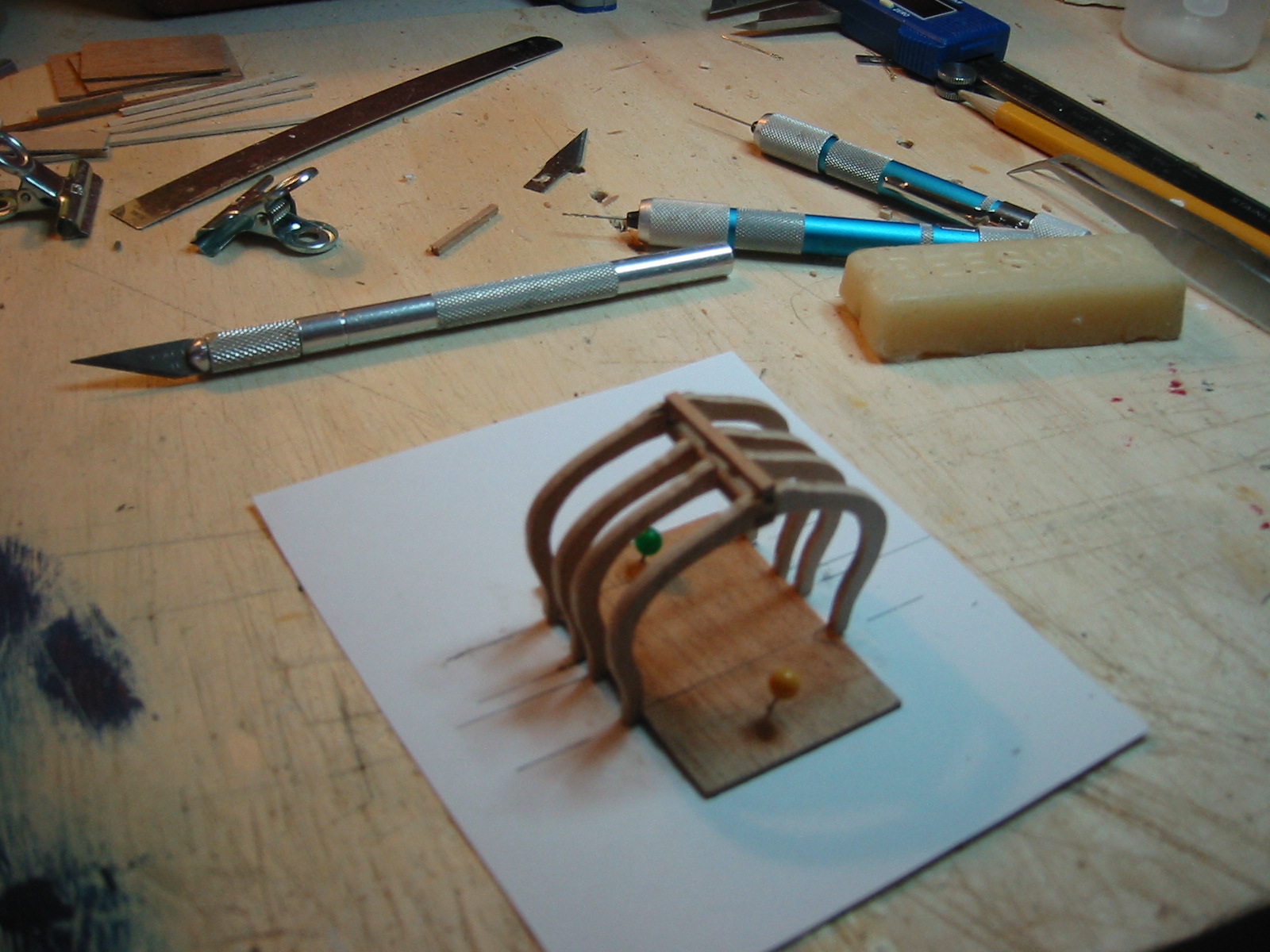 FrigateUnderGlass/RibBuild6.JPG