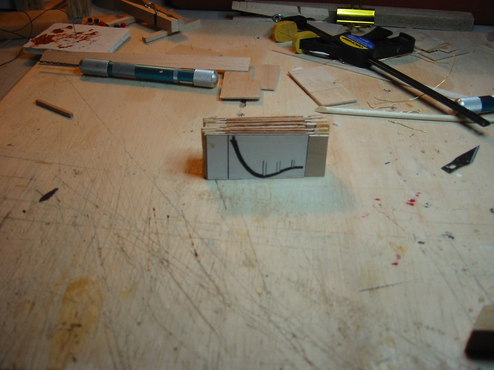 FrigateUnderGlass/RibGlue4.JPG